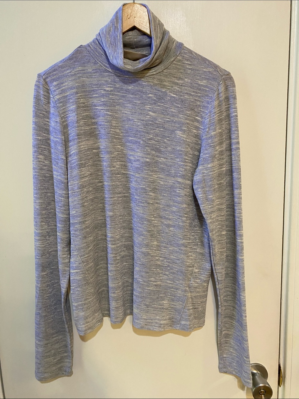 Universal Thread Heathered Light Gray Turtleneck Top
